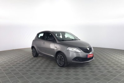 Lancia Ypsilon 1.0 FireFly 5 porte S&S Hybrid Silver Plus (2)