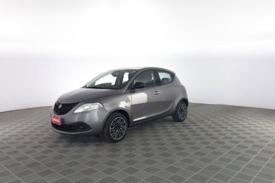 Lancia Ypsilon 1.0 FireFly 5 porte S&S Hybrid Silver Plus (8)