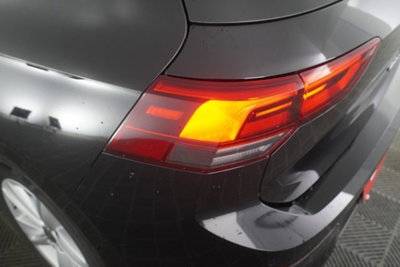 Volkswagen Golf Variant 1.0 eTSI EVO DSG Life (17)