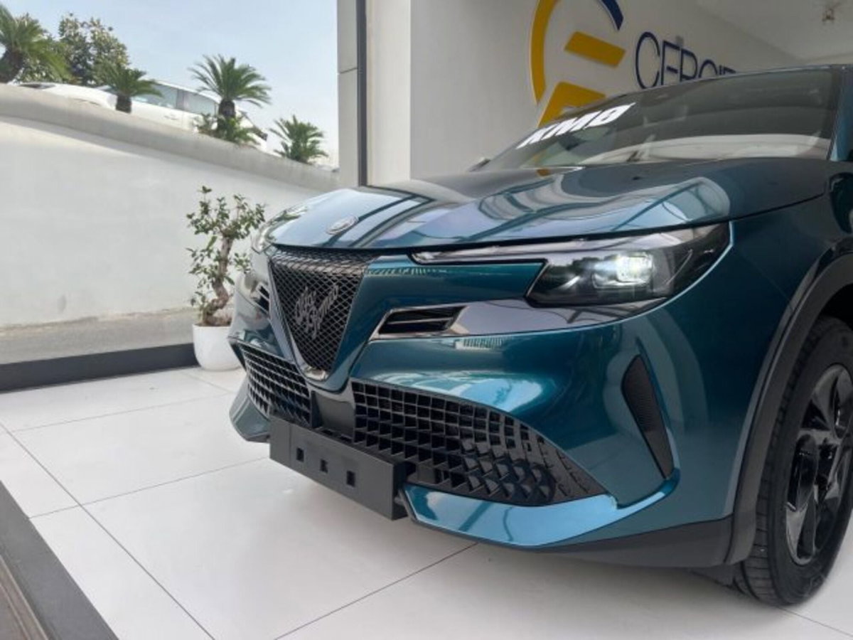 Alfa Romeo Junior 1.2 ibrida 145cv edct6 (4)