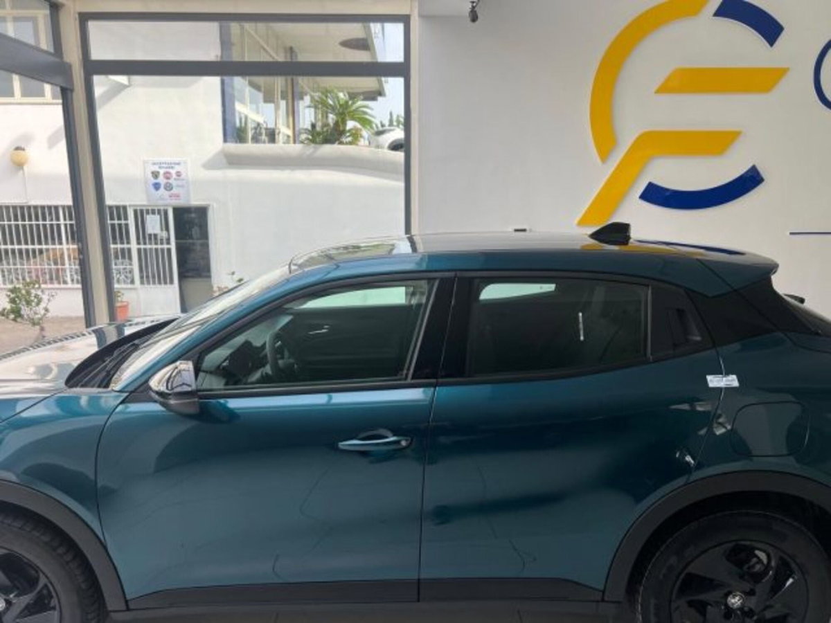 Alfa Romeo Junior 1.2 ibrida 145cv edct6 (9)