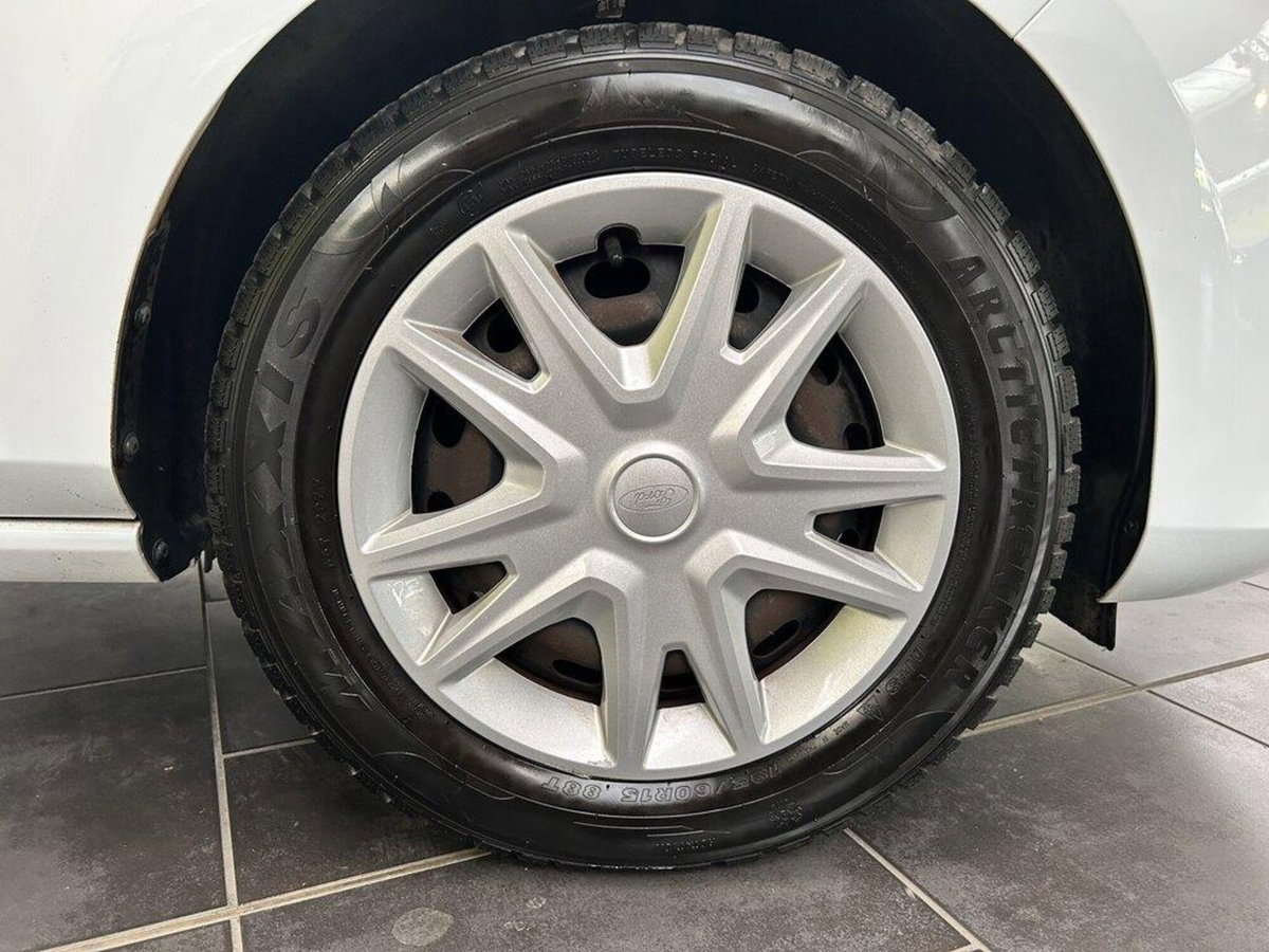 Ford Fiesta 1.1 85 CV 5 porte Plus (6)