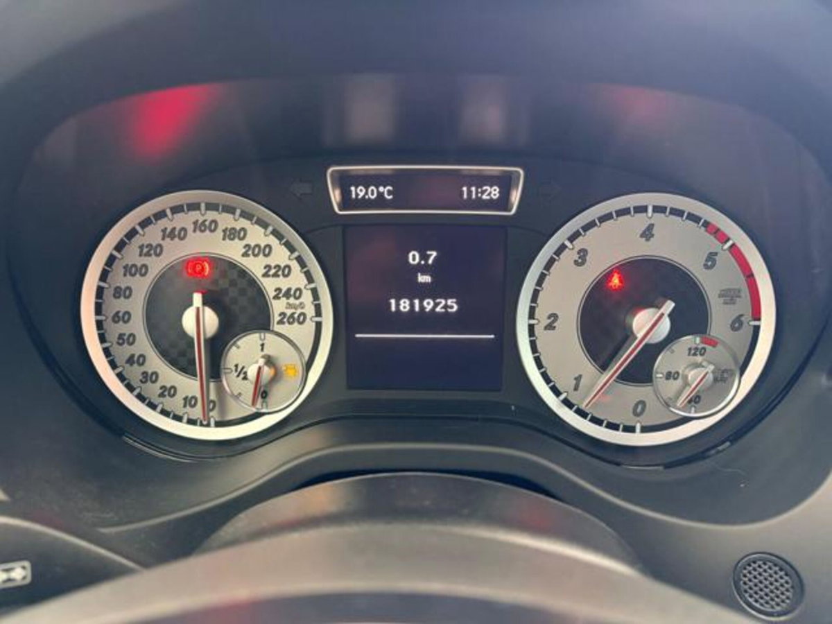 Mercedes-Benz Classe A 200 CDI Premium (14)