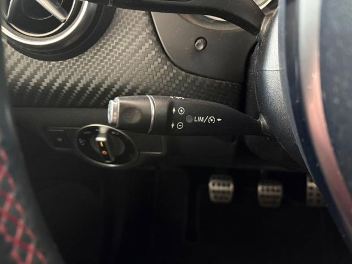 Mercedes-Benz Classe A 200 CDI Premium (18)