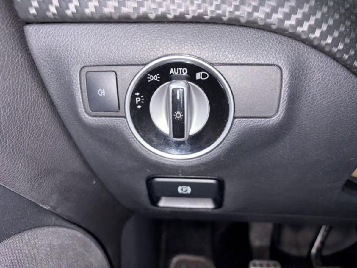 Mercedes-Benz Classe A 200 CDI Premium (19)