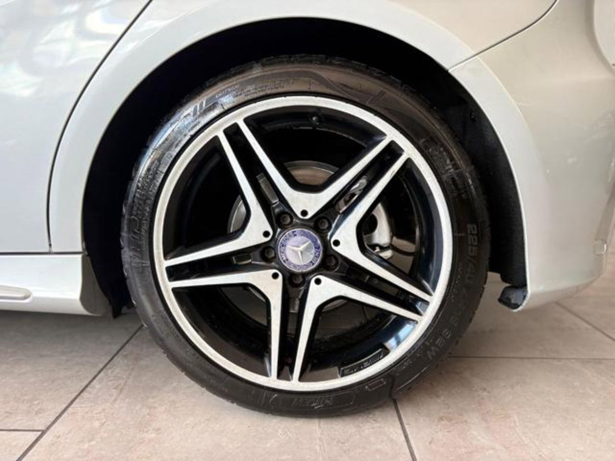 Mercedes-Benz Classe A 200 CDI Premium (9)