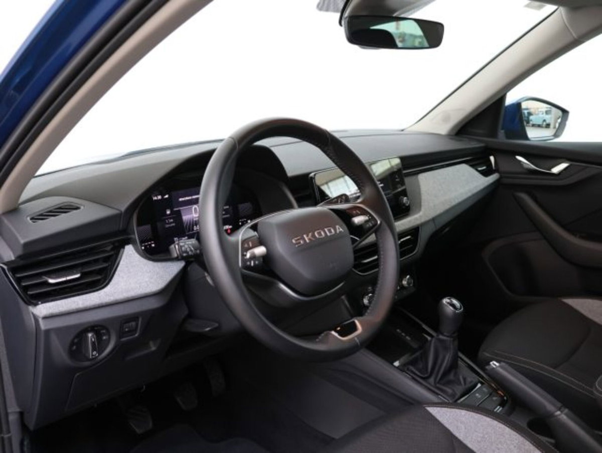 Skoda Kamiq 1.0 tsi Selection 115cv (9)