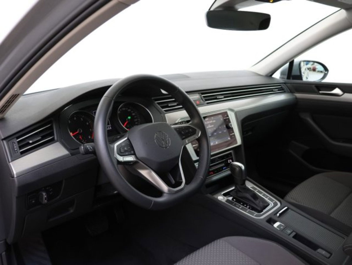 Volkswagen Passat Variant 1.5 TSI ACT DSG Business (9)