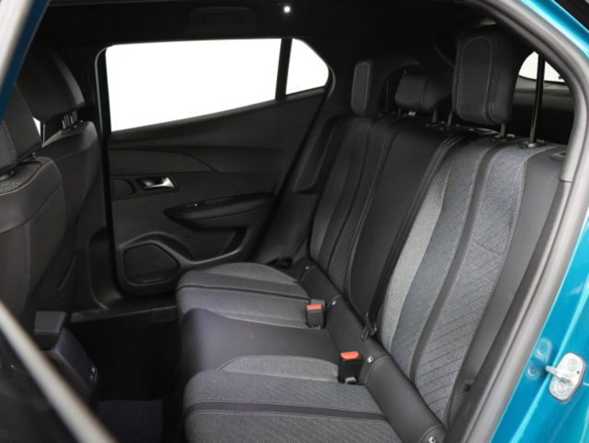 Peugeot 2008 PureTech 100 S&S Allure (10)