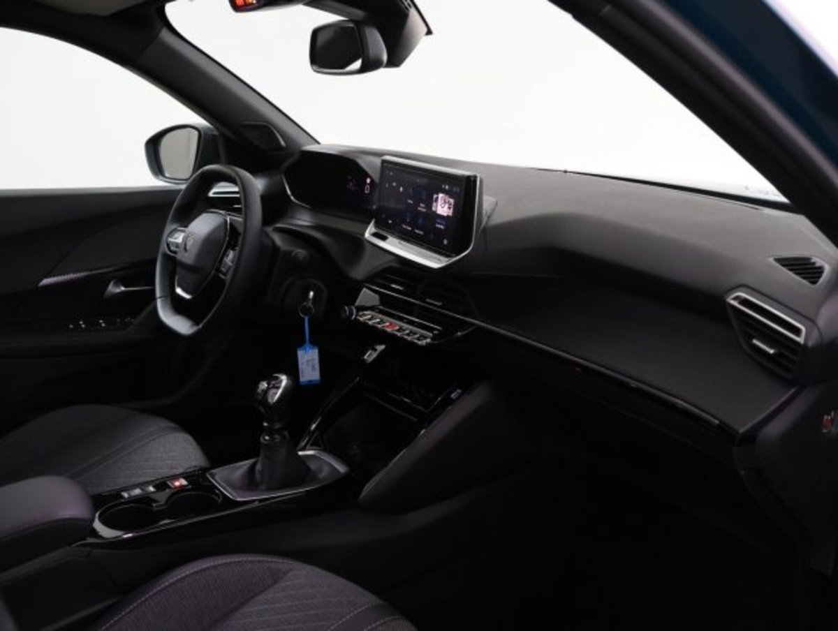 Peugeot 2008 PureTech 100 S&S Allure (12)