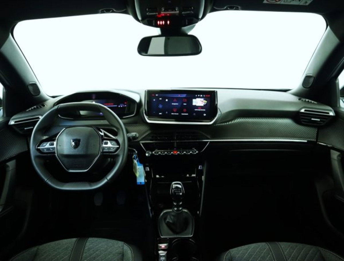 Peugeot 2008 PureTech 100 S&S Allure (13)