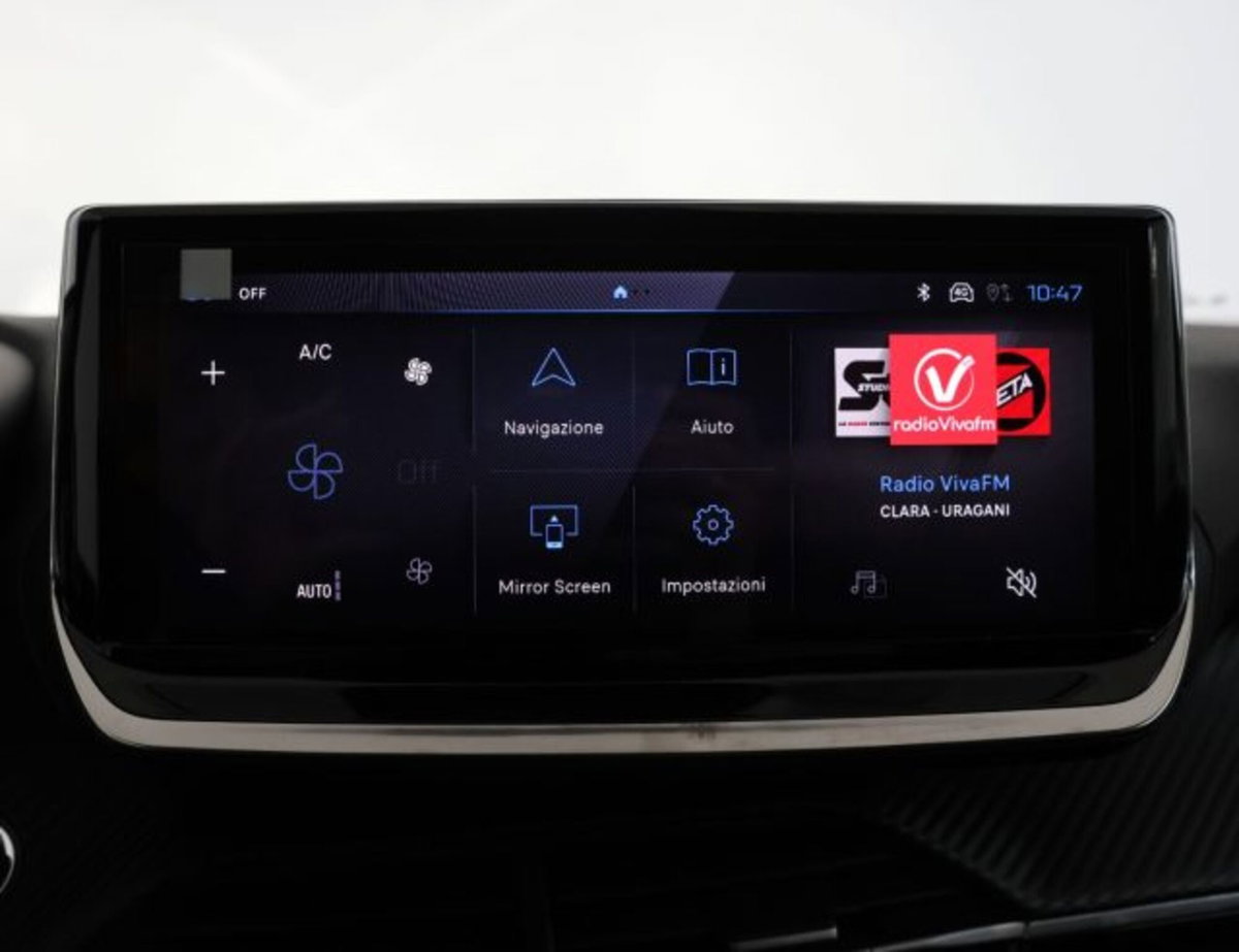 Peugeot 2008 PureTech 100 S&S Allure (16)