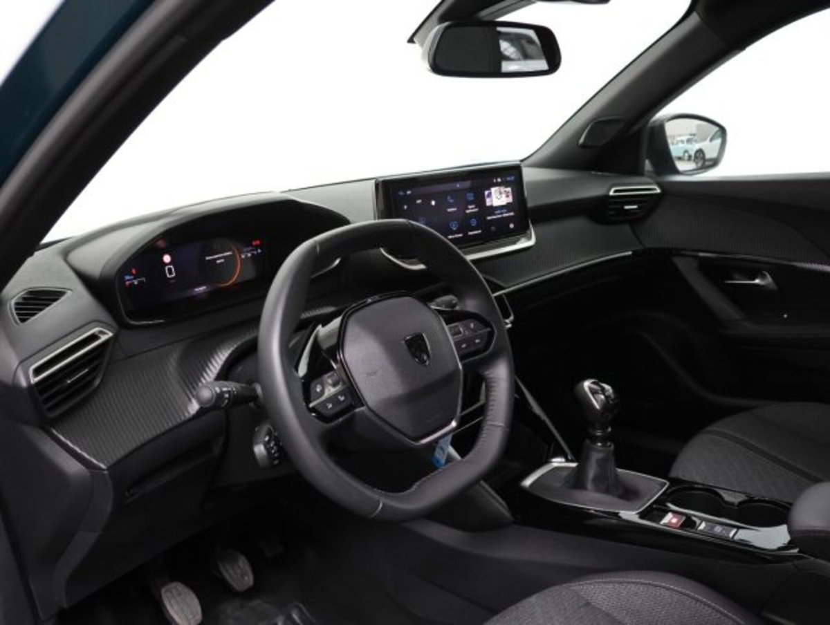 Peugeot 2008 PureTech 100 S&S Allure (9)