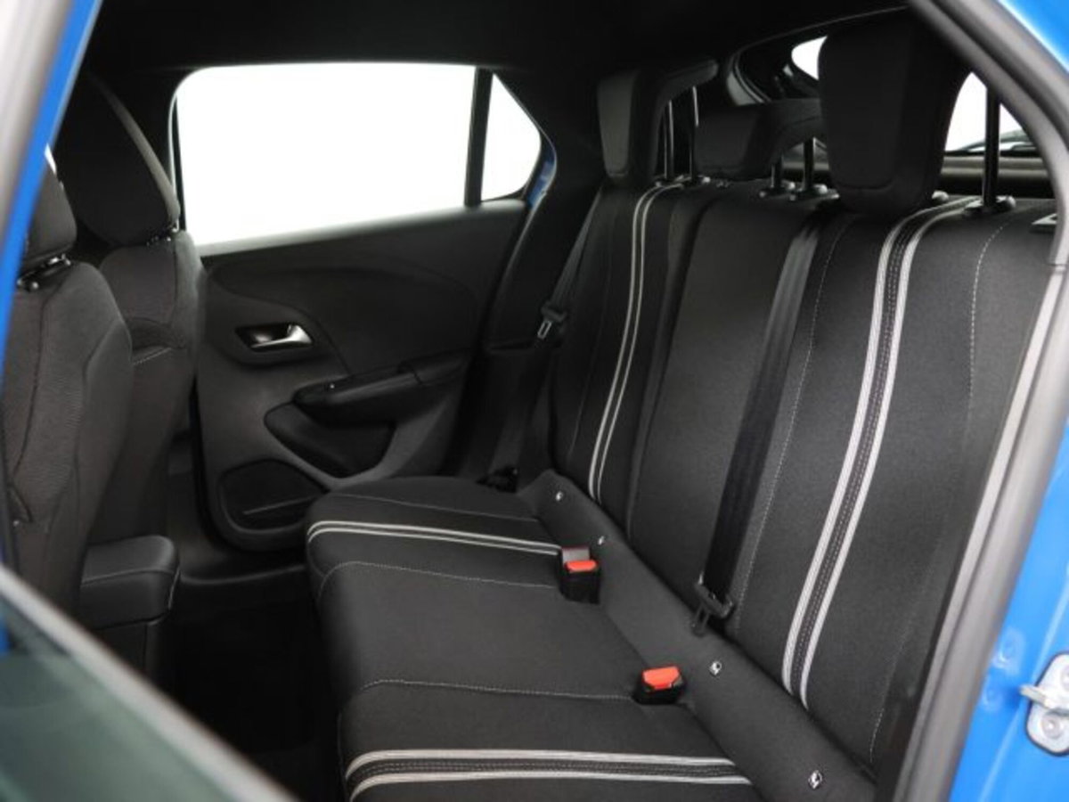 Opel Corsa 1.2 hybrid GS 100cv dct6 (10)