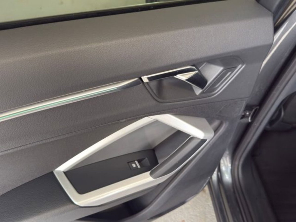 Audi Q3 Sportback 35 TDI quattro S tronic S line edition (11)