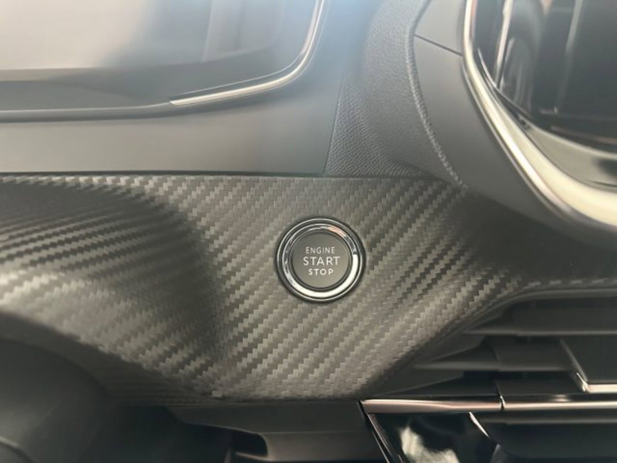 Peugeot 2008 PureTech 100 S&S Allure (7)