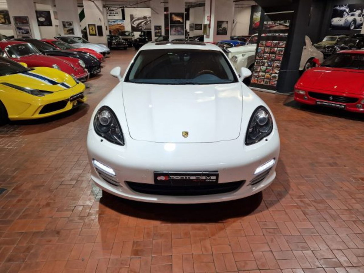 Porsche Panamera 4.8 4S (2)