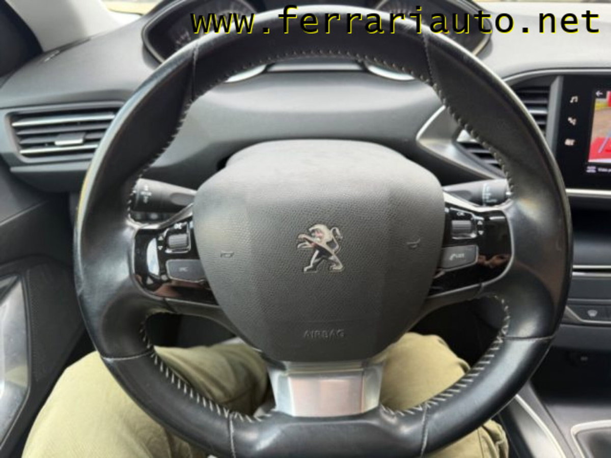 Peugeot 308 SW BlueHDi 130 S&S Allure (16)