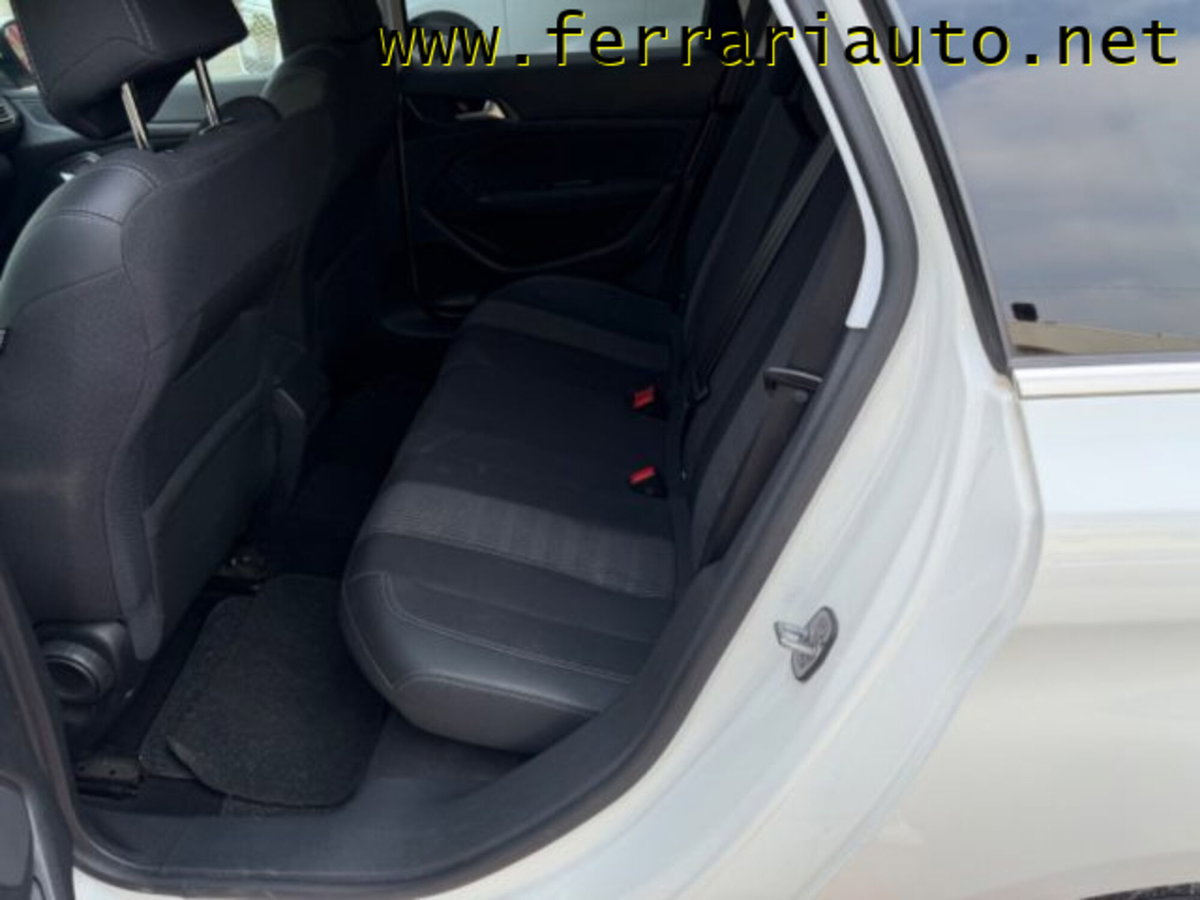 Peugeot 308 SW BlueHDi 130 S&S Allure (8)
