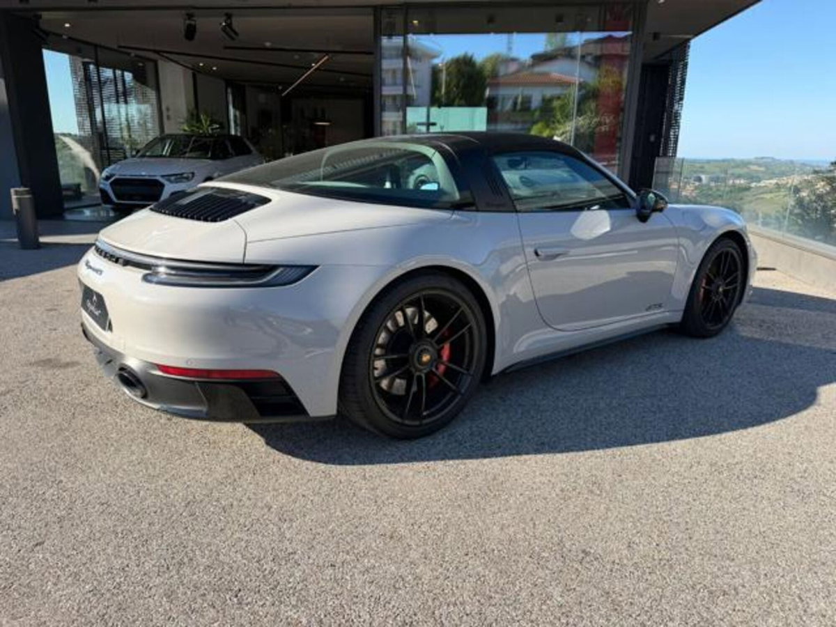 Porsche 911 Cabrio Targa 3.0 4 GTS (3)