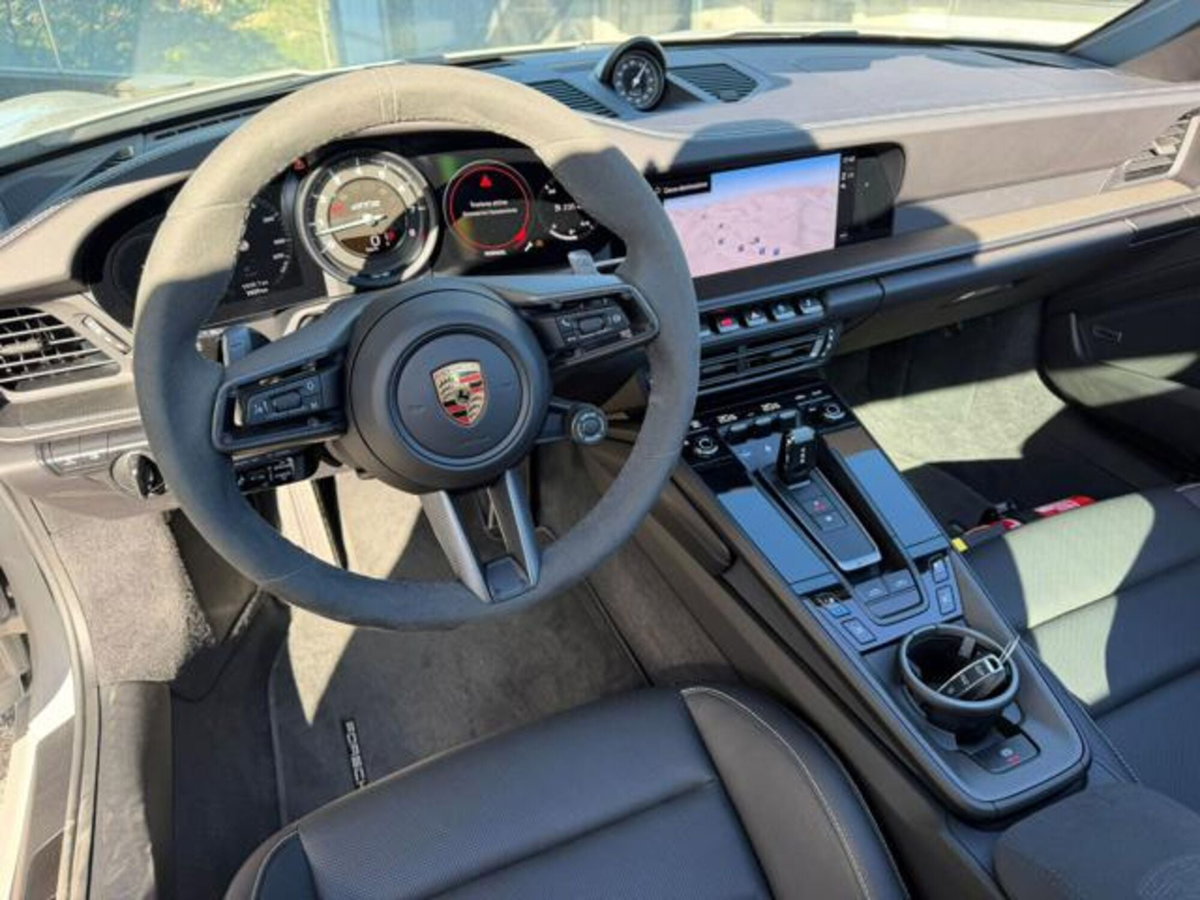 Porsche 911 Cabrio Targa 3.0 4 GTS (6)