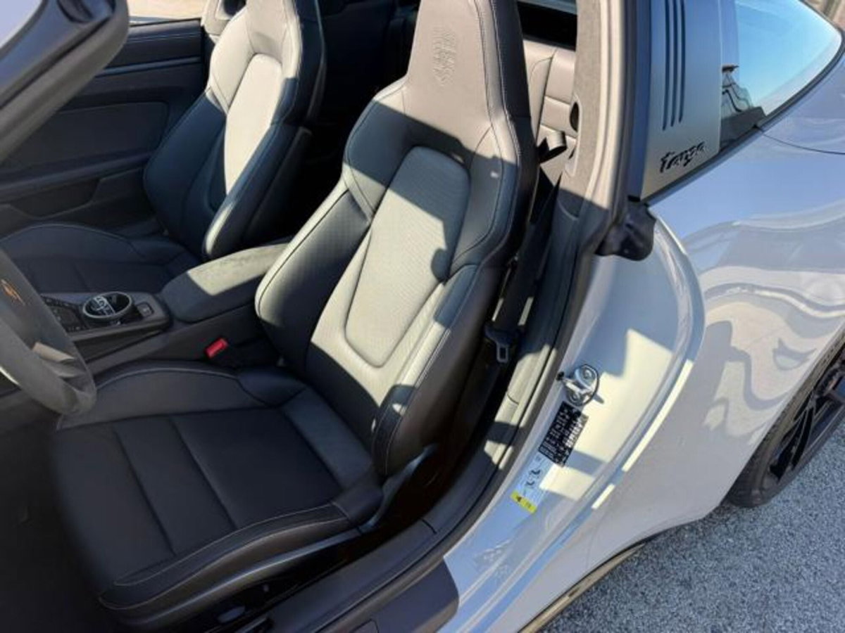 Porsche 911 Cabrio Targa 3.0 4 GTS (9)
