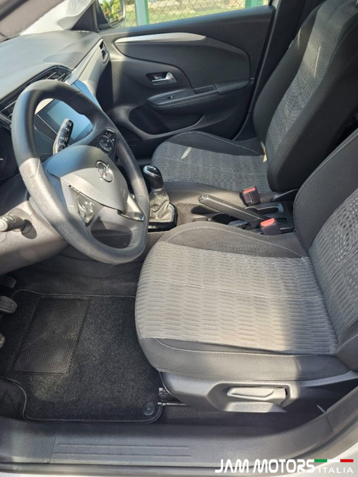 Opel Corsa 1.2 Edition (11)