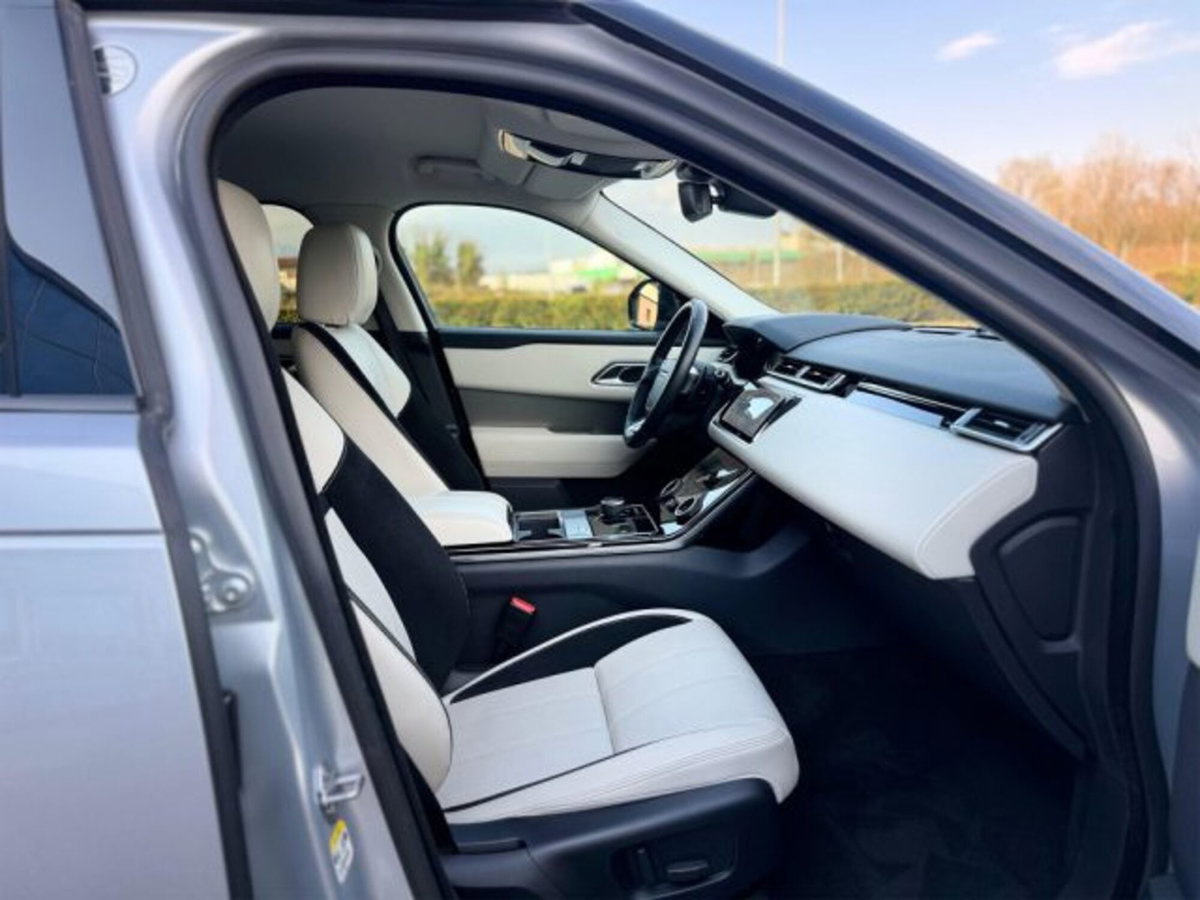 Land Rover Range Rover Velar 2.0D I4 240 CV (11)