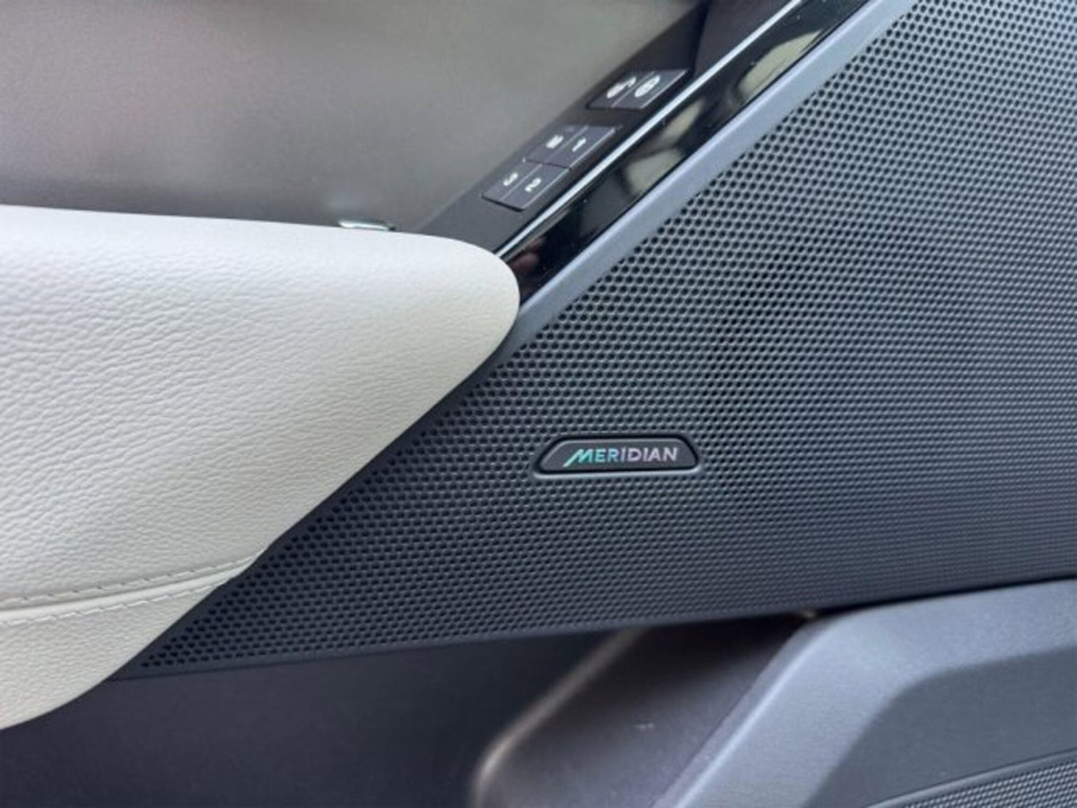 Land Rover Range Rover Velar 2.0D I4 240 CV (19)