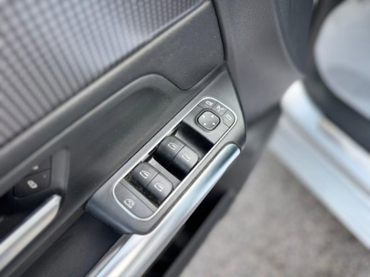 Mercedes-Benz Classe B 180 d Automatic Sport Plus (12)