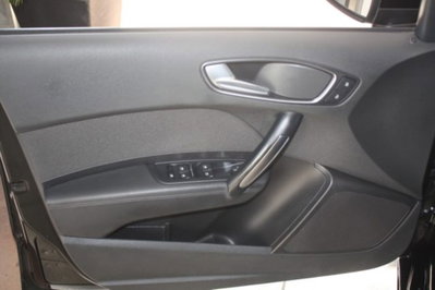 Audi A1 1.6 TDI S tronic S line edition (10)