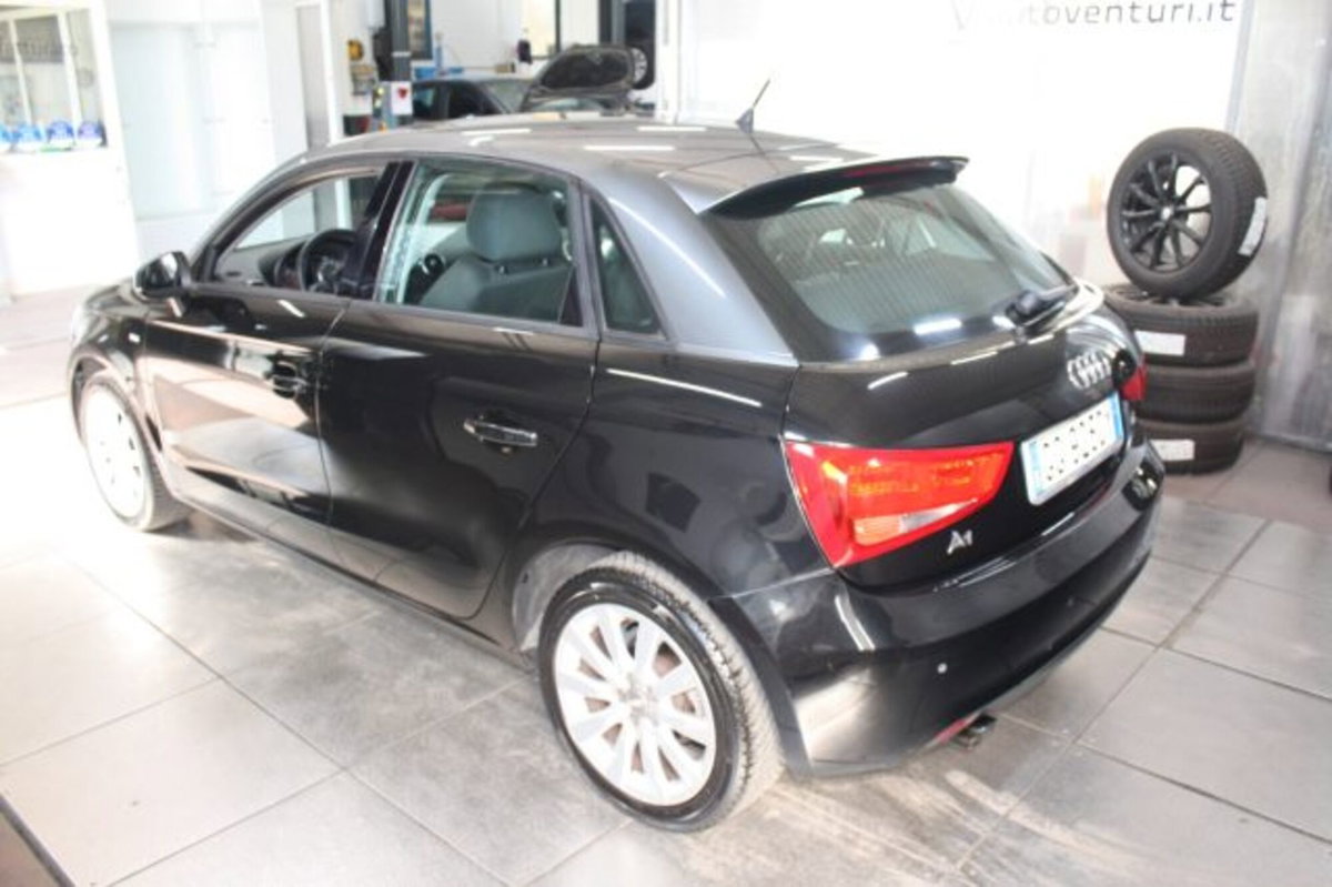Audi A1 1.6 TDI S tronic S line edition (4)