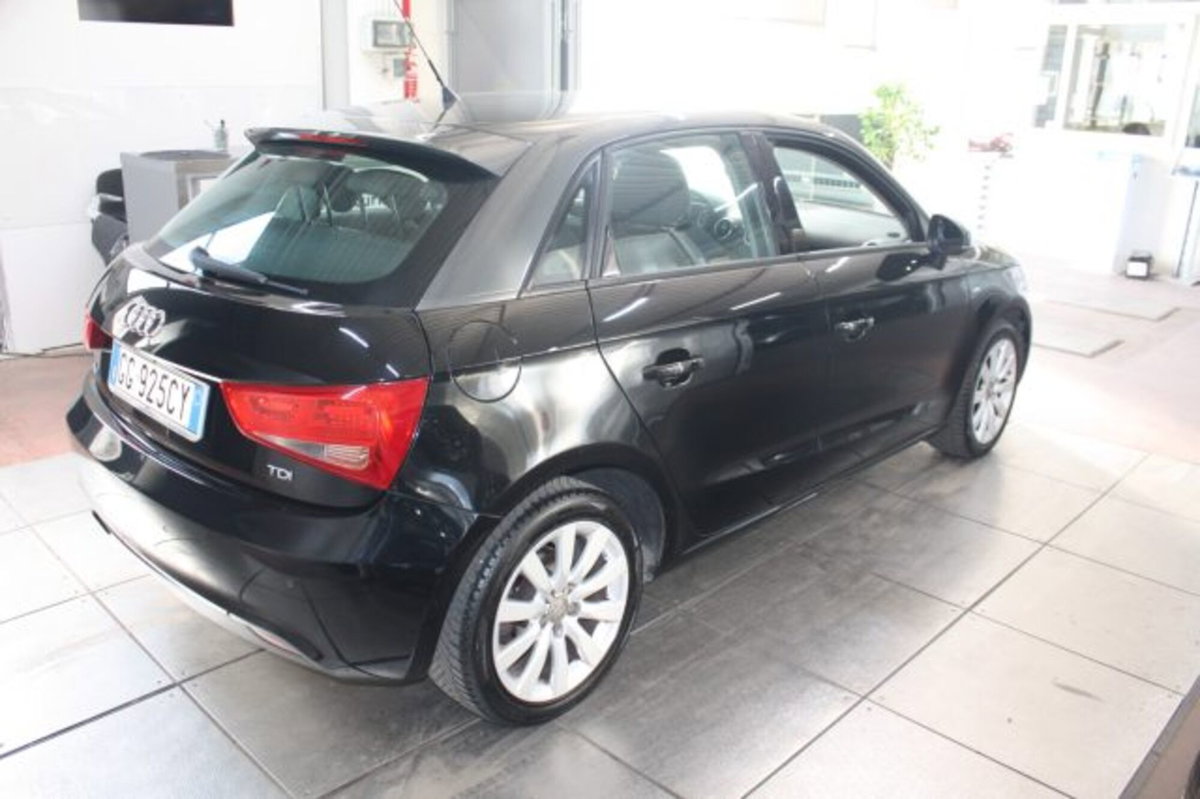 Audi A1 1.6 TDI S tronic S line edition (6)