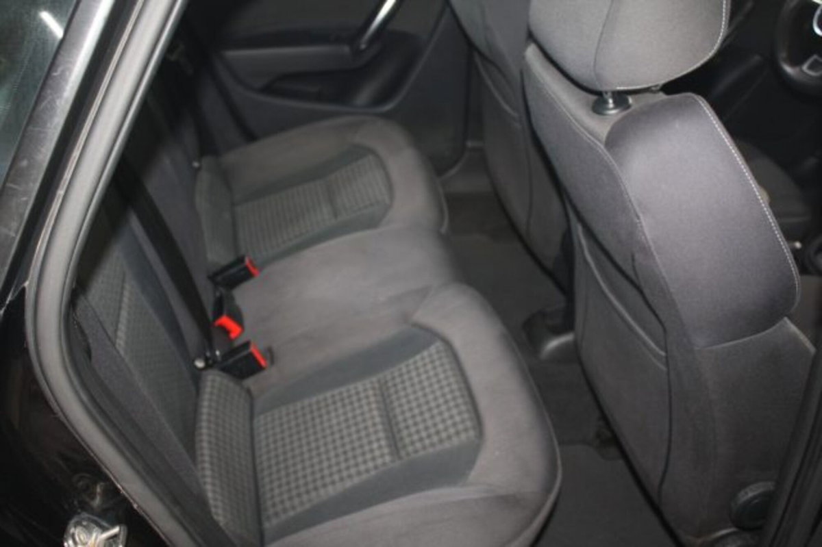Audi A1 1.6 TDI S tronic S line edition (8)
