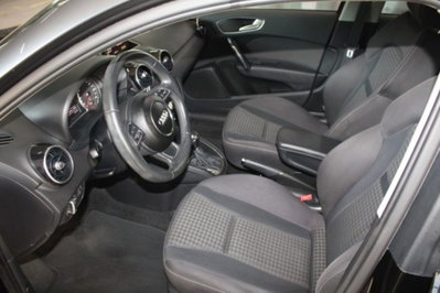 Audi A1 1.6 TDI S tronic S line edition (9)