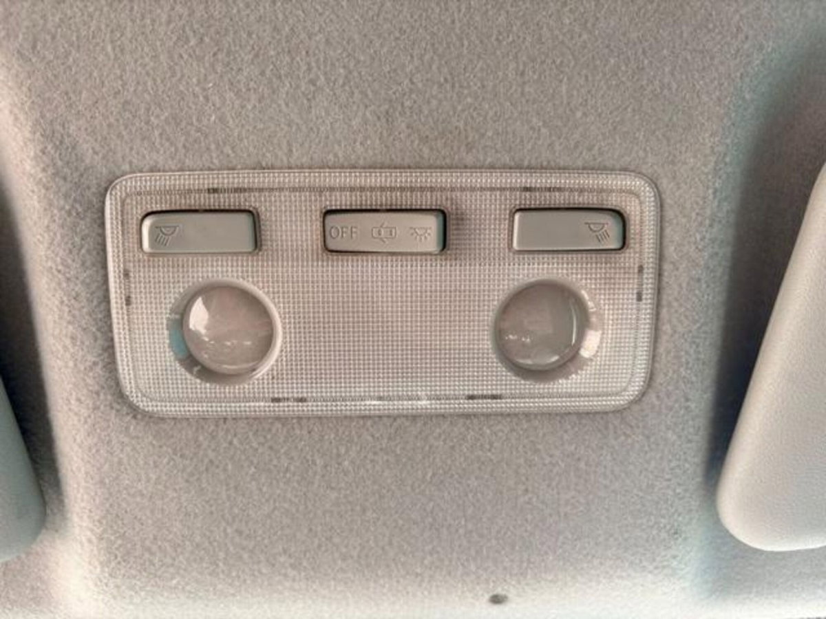 Toyota Yaris 1.0 5 porte Lounge (19)