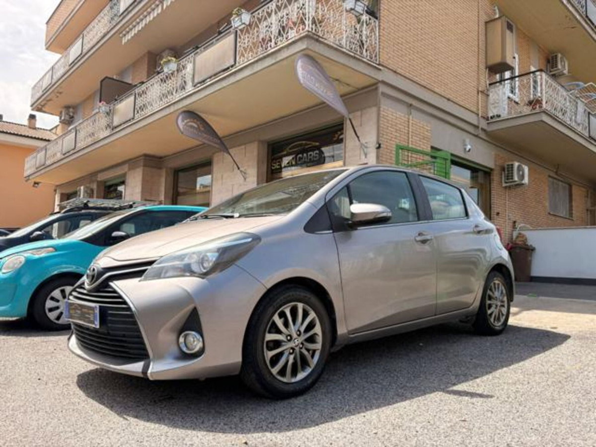 Toyota Yaris 1.0 5 porte Lounge (7)