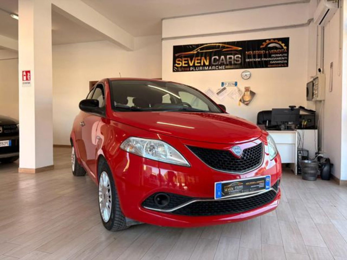 Lancia Ypsilon 1.2 69 CV 5 porte GPL Ecochic Gold