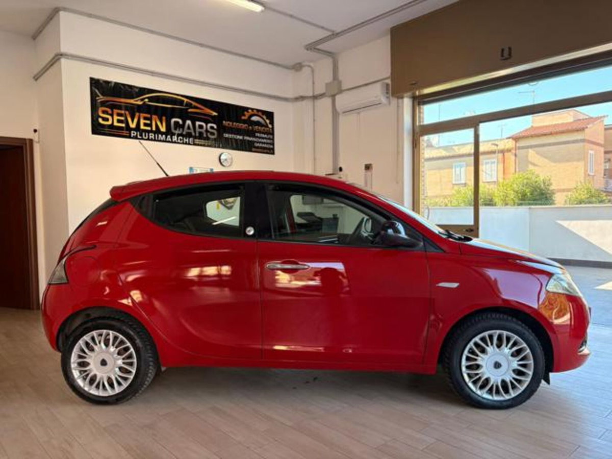 Lancia Ypsilon 1.2 69 CV 5 porte GPL Ecochic Gold (3)
