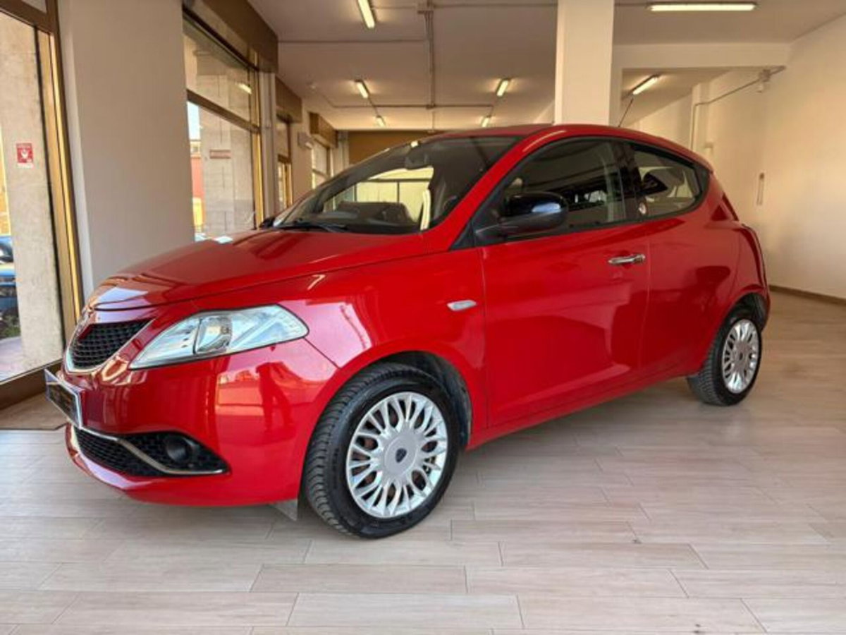 Lancia Ypsilon 1.2 69 CV 5 porte GPL Ecochic Gold (4)