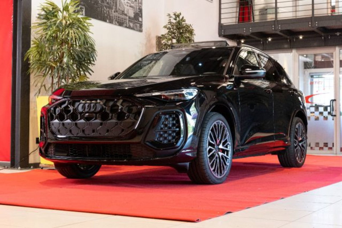 Audi Q5 3.0 tdi mhev+ S line edition quattro 299cv s-tronic (2)