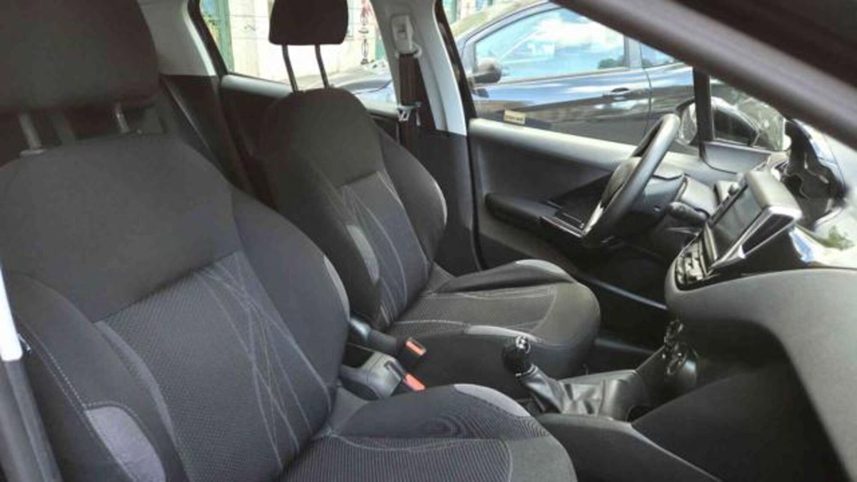 Peugeot 208 VTi 82 CV 5 porte Active (11)