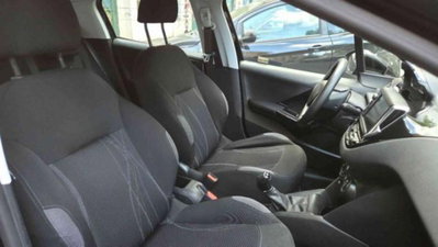 Peugeot 208 VTi 82 CV 5 porte Active (11)