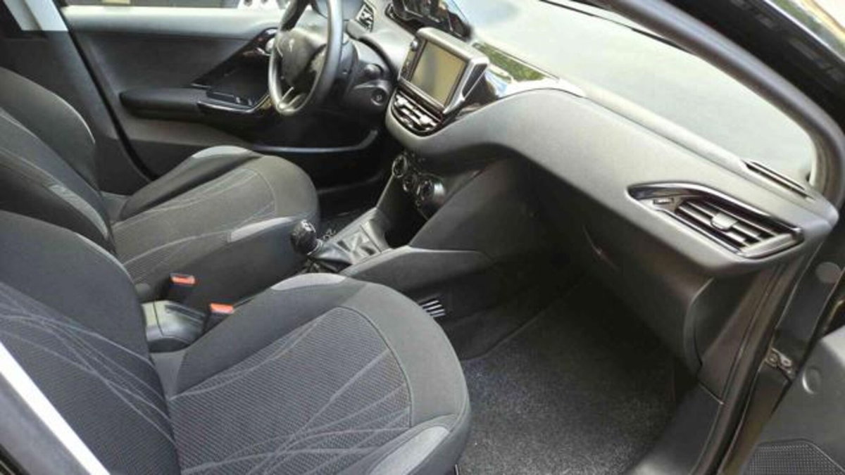 Peugeot 208 VTi 82 CV 5 porte Active (9)
