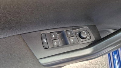 Volkswagen Taigo 1.0 tsi R-Line 115cv (7)