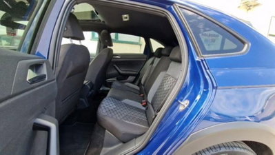 Volkswagen Taigo 1.0 tsi R-Line 115cv (9)