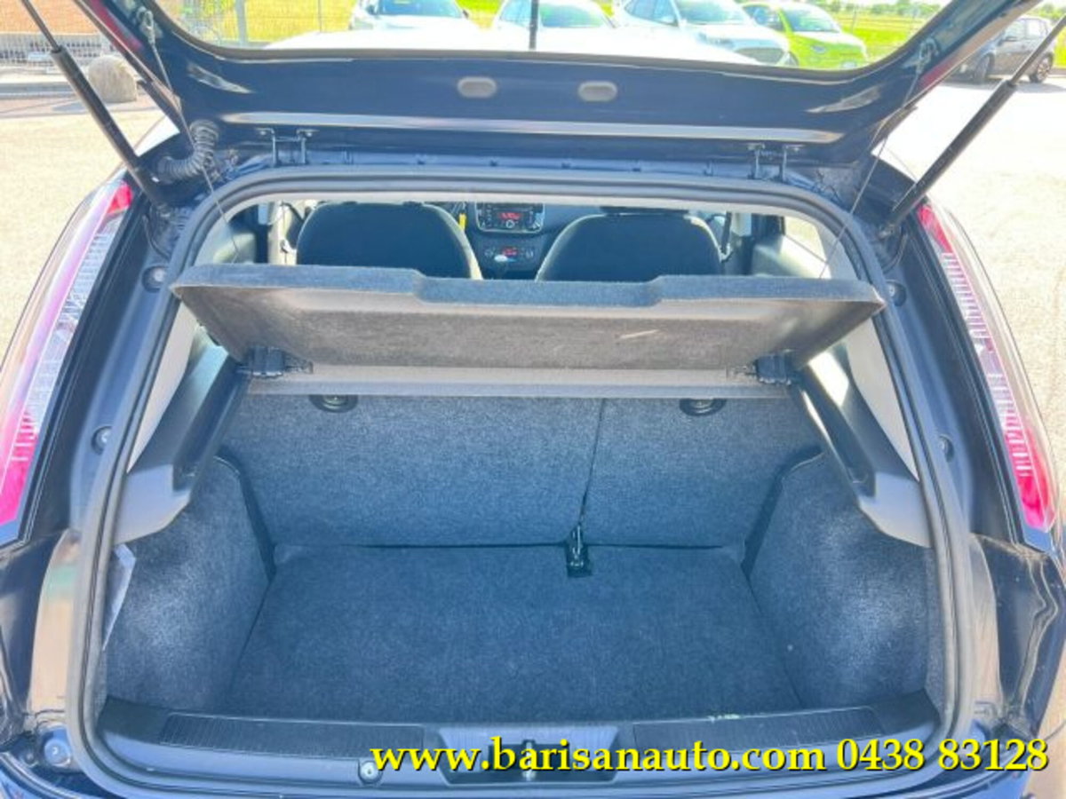 Fiat Punto 1.3 MJT II 75 CV 5 porte Lounge (8)