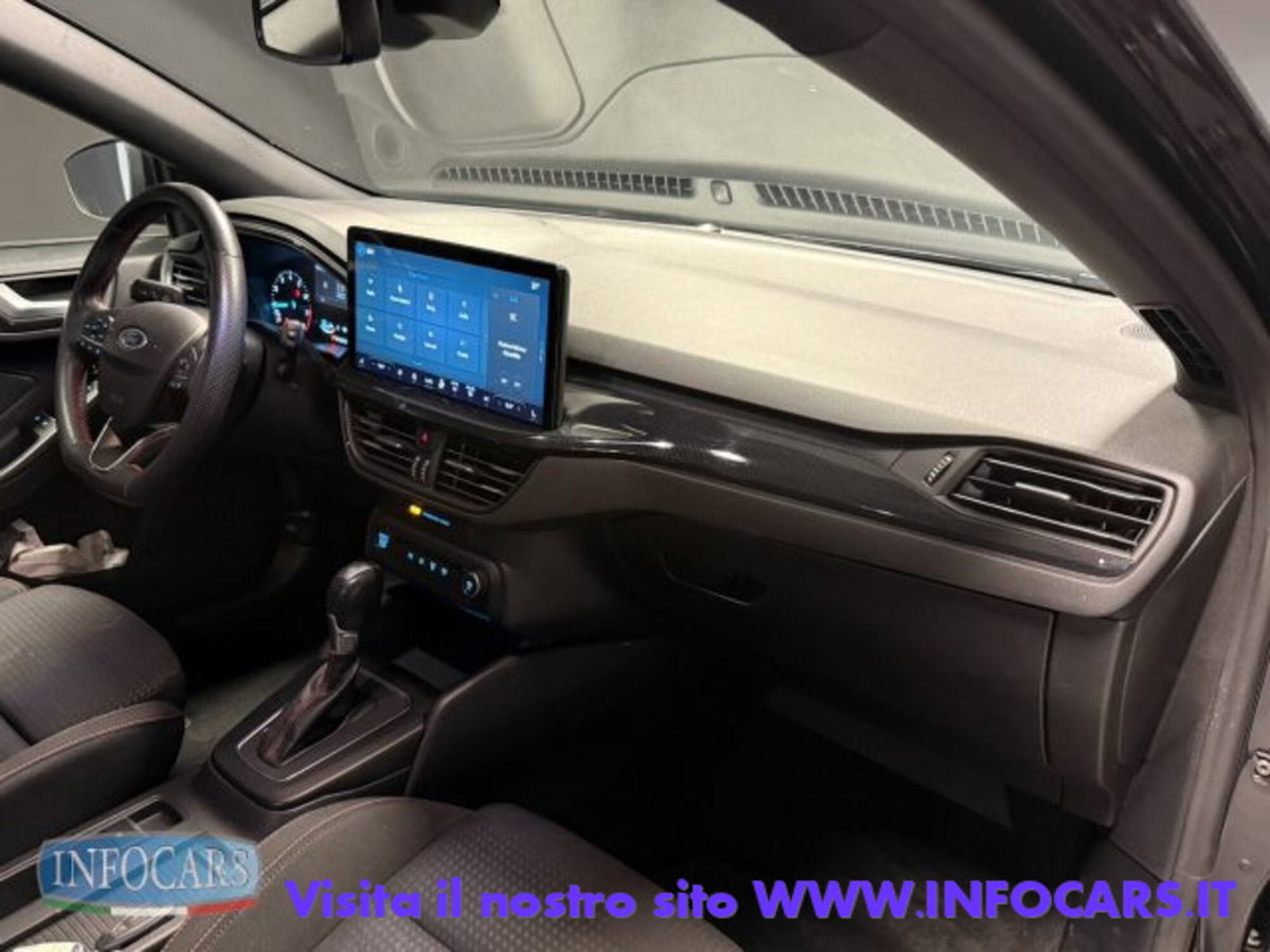 Ford Focus Station Wagon 1.0 EcoBoost Hybrid 155 CV SW ST-Line (12)