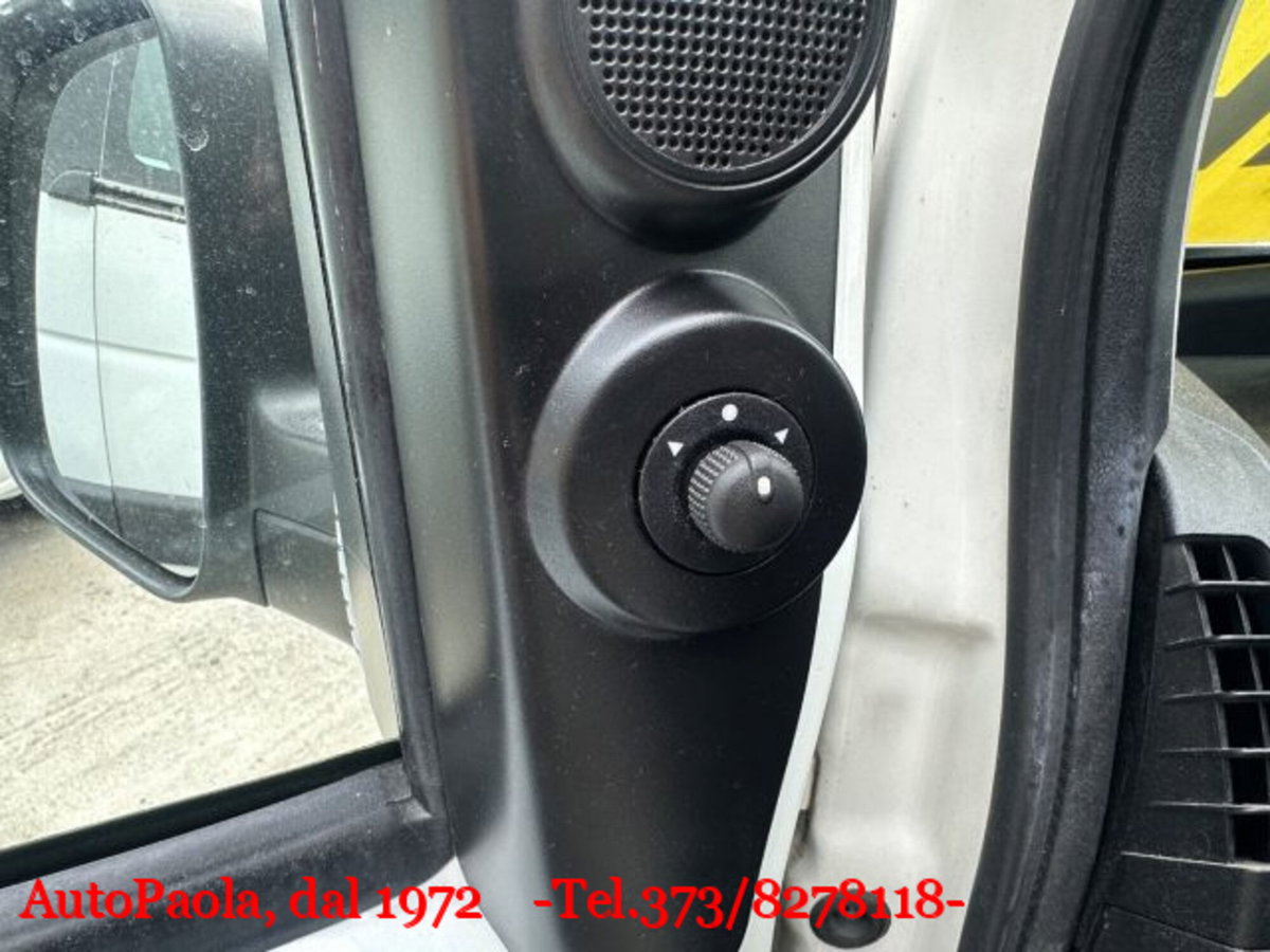 Fiat Fiorino 1.3 MJT 95CV Combi Semi SX (12)