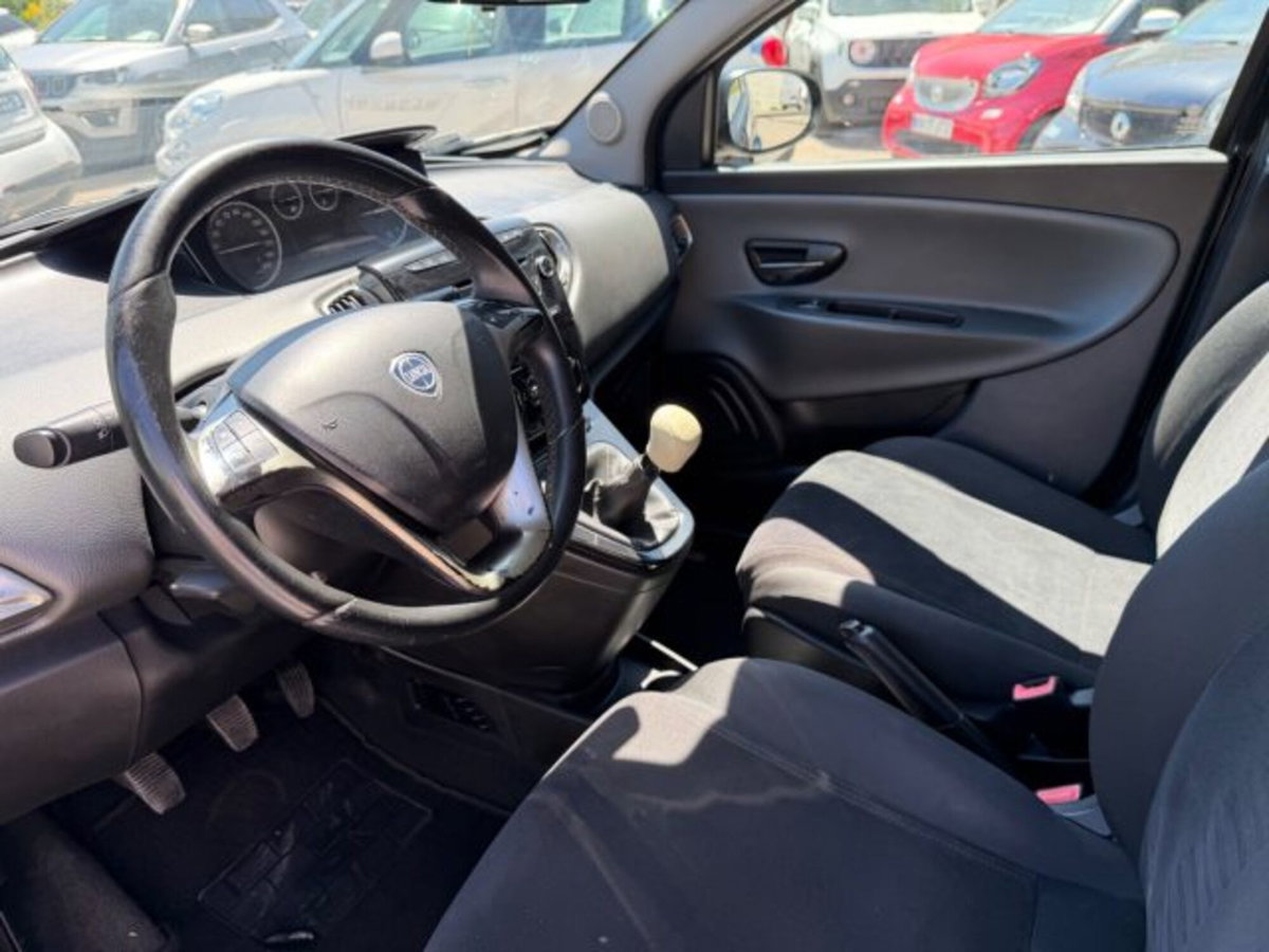 Lancia Ypsilon 1.3 MJT 16V 95 CV 5 porte S&S Elefantino (10)